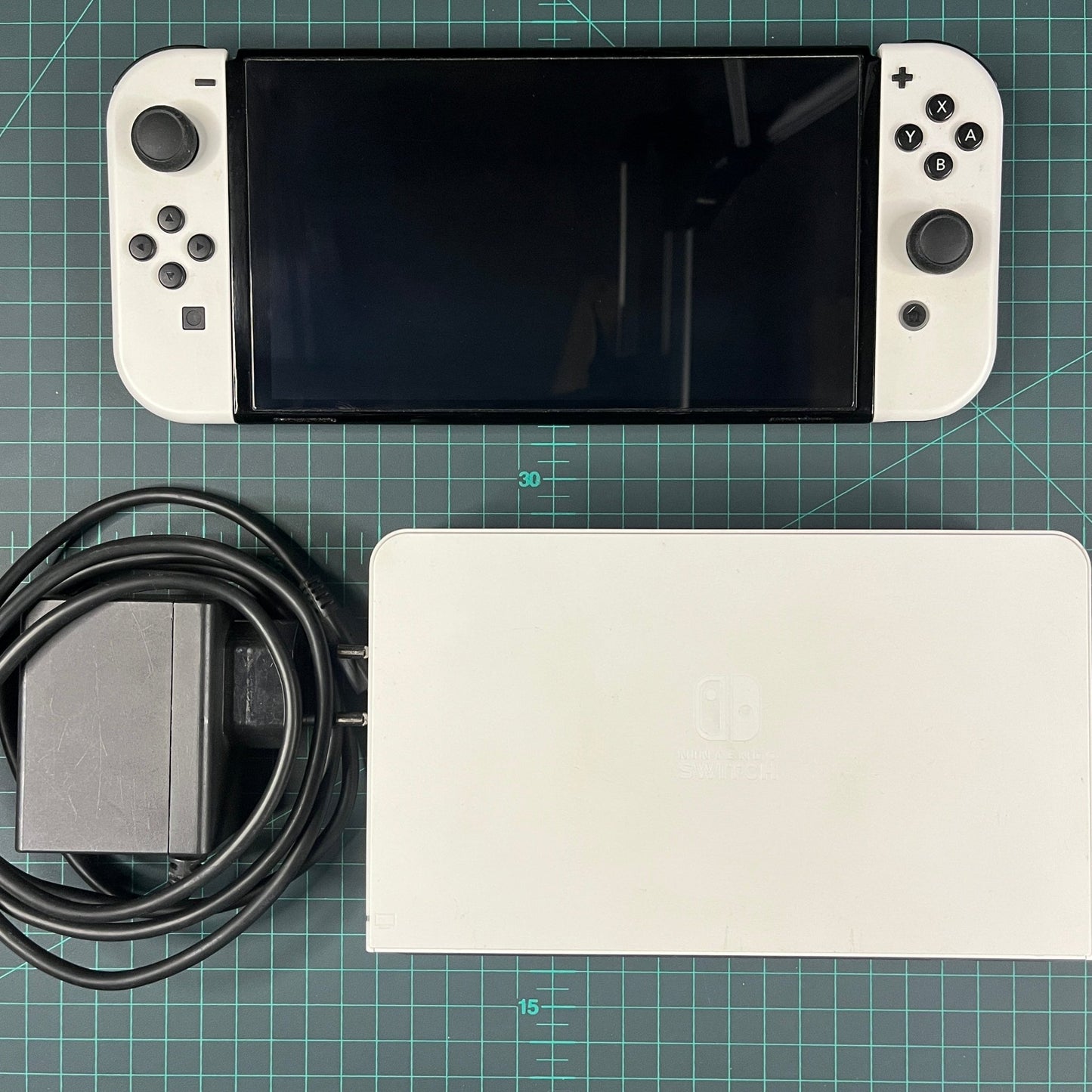 Nintendo Switch OLED | White | Switch Lite | Handheld | Used Console - RetroguySA