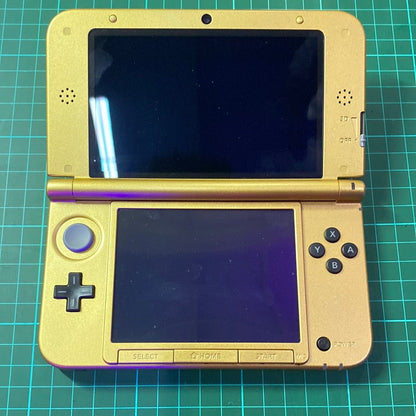 Nintendo 3DS XL Zelda Link Between Worlds Limited Edition | 3DS XL | Gold and Black | Used Handheld Console - RetroguySA