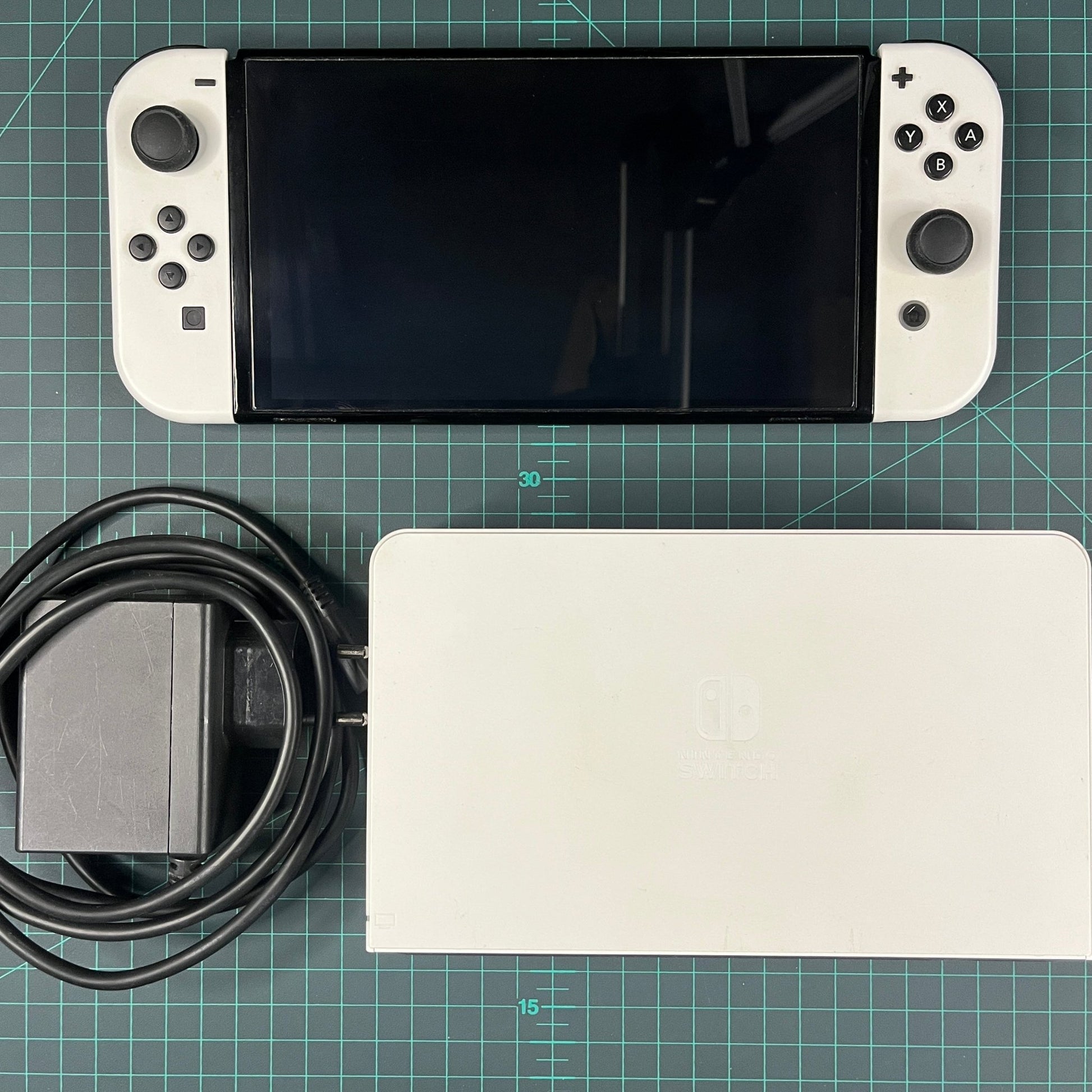 Nintendo Switch OLED | White | Switch Lite | Handheld | Used Console - RetroguySA