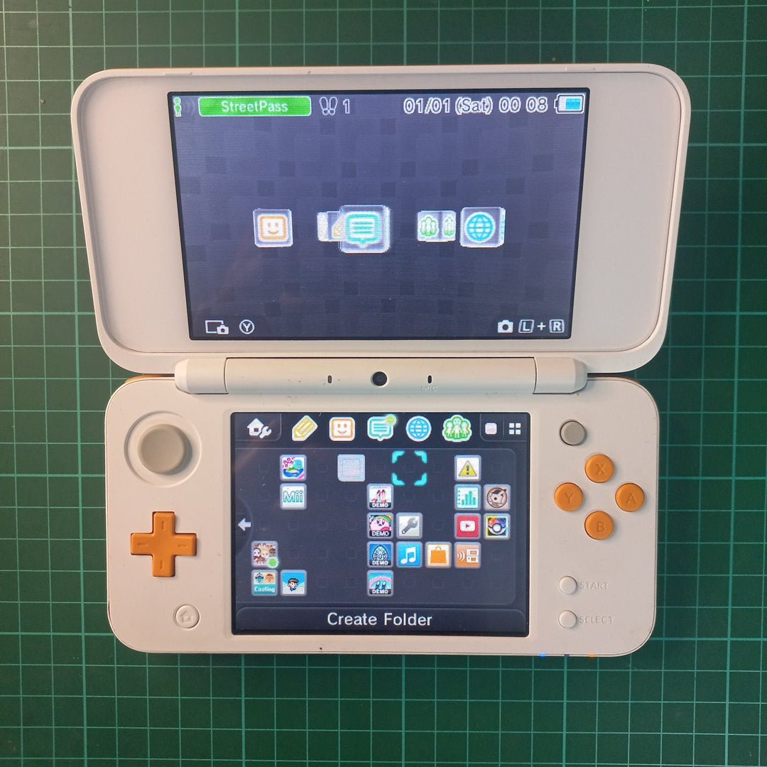 Nintendo 2DS XL | White/Orange | 2DS XL | Handheld | Used Console - RetroguySA